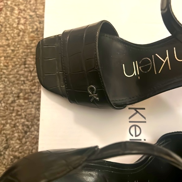 Calvin Klein stacked heel open toe - Picture 6 of 6